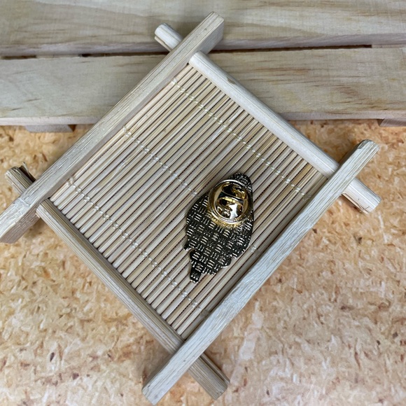 Ghost Pin - Picture 2 of 2